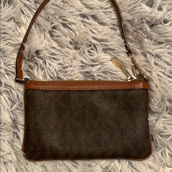 MICHAEL KORS wristlet - Picture 7 of 9